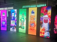 Pantalla LED a todo color al aire libre ultra fina, piso que coloca la exhibición del cartel de Digitaces LED