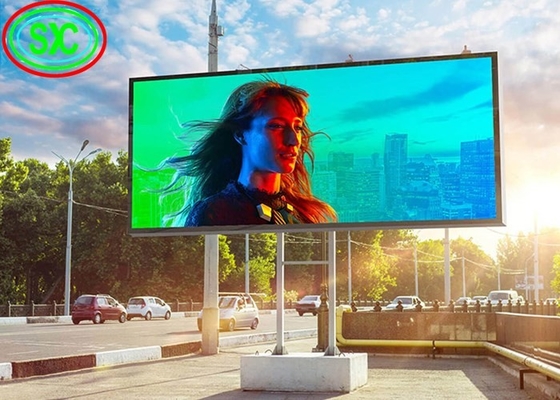 Las pantallas de visualización llevadas al aire libre grandes del multicolor P10 impermeabilizan la cartelera IP65