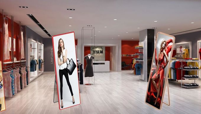 La pantalla de vídeo llevada interior del espejo de la publicidad de ventana de la tienda P2.5/llevó la pantalla de vídeo llevada flexible de la exhibición del cartel del tótem