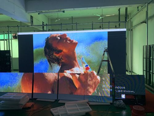 Últimas noticias de la empresa sobre P2 digital inconsútil interior llevó dispay para el teatro interior
