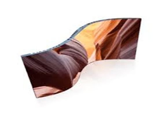 P3.91 elegante curvó los módulos suaves video de las exhibiciones de pared para dentro