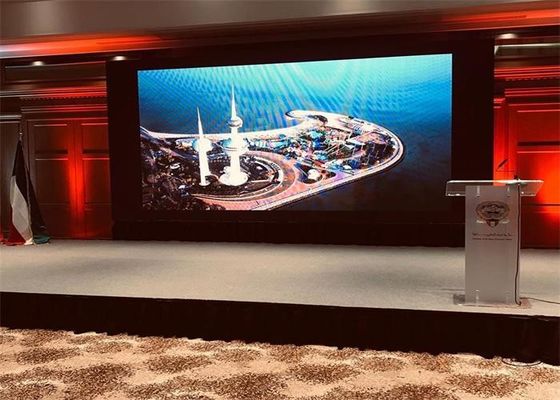 La pantalla llevada al aire libre de P 3,076 Smd 2121 emplea el gabinete 960x960m m 5500 liendres