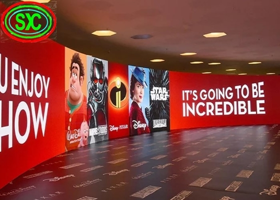Exhibición montada en la pared, prenda impermeable curvada de la cortina de Digitaces P4 RGB LED de la pared IP65 del LED