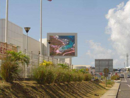 COB P2.5 Signos LED de alta definición a todo color para exteriores / tablero de visualización LED multicolor 320 * 160