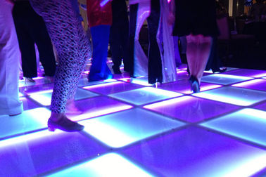 El número de unidades de control de la pista de baile LED RGB controlada por LSN/NoVa con módulos W2 X H4 de 8 PCS
