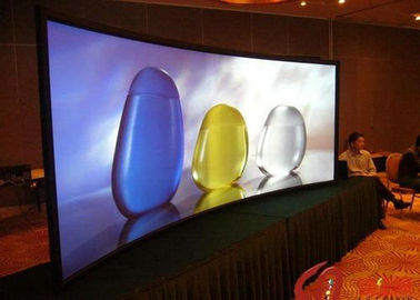 Pantalla LED suspendida para interiores a todo color P2.6 con carcasa de aluminio fundido a presión