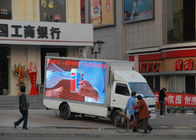 La prenda impermeable al aire libre móvil IP65 del camión P8 protege la pantalla video de la pared de Digitaces LED de la publicidad del cine