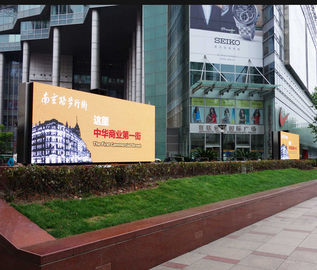 Publicidad exterior pantalla de aluminio de fundición a presión de LED 27777 puntos/m2 3 años de garantía