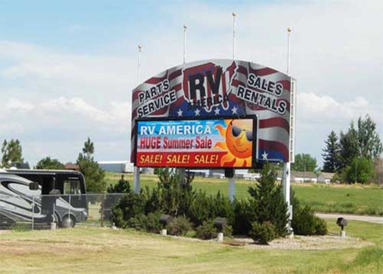 Valla publicitaria LED a color para exteriores P5, paso de píxel de 5 mm, resistente al agua IP65