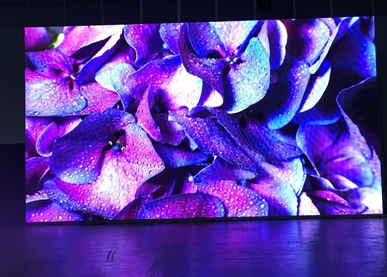 Tasa de actualización&gt;3840hz Pequeño tono Indoor Full Color LED Display P1.875 Indoor Full Color LED Display