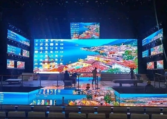 Color completo Campo de fútbol ultra-claro Publicidad ambiental Pantalla LED P12mm Alto brillo