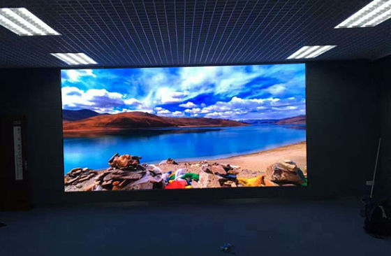 Buen precio Pantalla LED colgante para interiores de alquiler SMD, P2 Señalización LED a todo color 3 años de garantía COB en línea