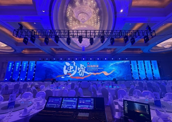 Pantalla de aluminio fundido a presión de tono pequeño Full Color HD LED Screen P1.667, 400x300mm gabinete, 200x150mm módulo