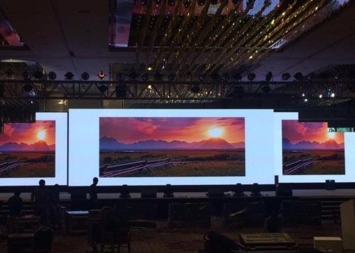 Pantalla de aluminio de fundición a presión Instalación fija / alquiler Sala de conferencias personalizable Ultra HD P2.5 Pantalla LED de color completo en interiores