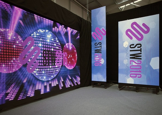 P2.5 Aluminio fundido a presión en interiores / alquiler pantalla LED a todo color IP43 cartel publicitario 3D impermeable