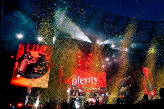 Pantalla de aluminio fundido a presión para exteriores impermeable 320 * 160mm P10 Estadio pantalla LED comercial