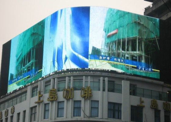Pantallas publicitarias LED SMD P6 de alto brillo a todo color para carreteras impermeables