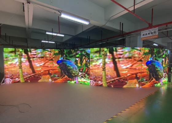 Revestimiento de aluminio fundido HD módulo flexible para interiores P2 módulo LED flexible para pantalla publicitaria