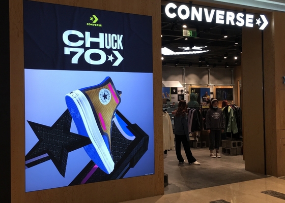 P2.5 Alquiler de publicidad SMD pantalla LED Resolución 64 * 64mm Fuente de alimentación IP34 interior