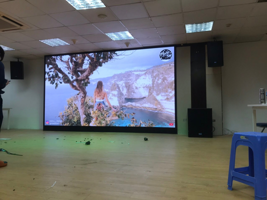 P2 pantalla LED de pequeño tamaño de píxeles de color completo interior pantalla LED flexible RGB, armario de 640x640mm,1300 nit de brillo