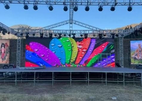 Buen precio HD alquiler al aire libre P5 pantalla LED, cartel LED impermeable personalizable en línea