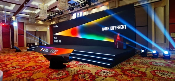 Display LED colgante de color completo en interiores en el gabinete de aluminio fundido