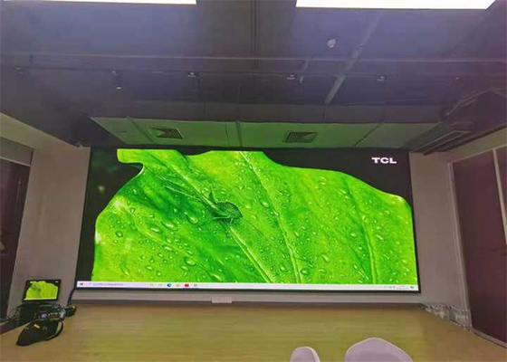 Display LED de pared de interior de alta densidad P1.25 P2 con temperatura de color de 6500K y ≥100 vida útil en gabinete de aluminio de fundición a presión