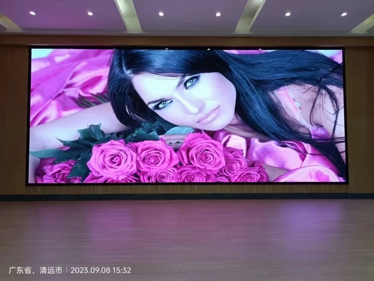 Pantalla LED de color completo interior P2.5 con y Consumo para alquiler con gabinete súper delgado y alta tasa de actualización 3840Hz