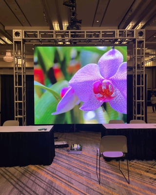 Pantalla LED de color completo para soluciones de marketing digital y fácil instalación y transporte con alta calificación IP y detalles de imagen perfectos para píxeles
