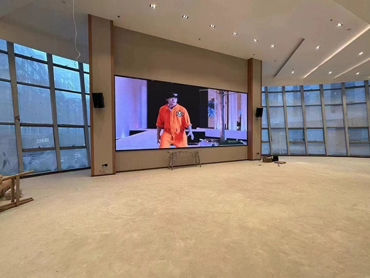 Pantalla LED a todo color interior P4 HD Curva de vídeo 62500/m2 RGB 3 en 1 24 meses Diseño personalizado y competitivo