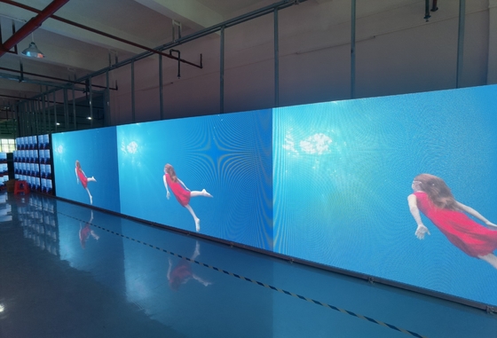 Alquiler de pantalla LED inalámbrica Jumbo P12 en línea suspendida RGB 192x192 módulo LED