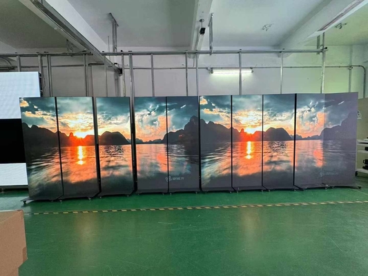 Display de carteles LED de 680x2000 mm con configuración de color 1R1G1B y gabinete de aluminio