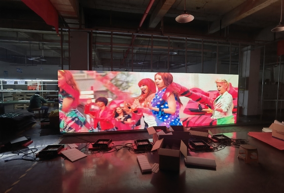 Alquiler de HD Flexible Flicker Free P10 LED Display Box 1/4 Modo de escaneo IP67