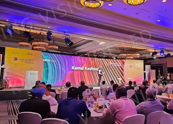 HD Alquiler de publicidad en interiores Alquiler de pantallas LED sin retraso P3 a todo color