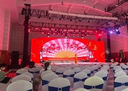 Modulo de pantalla LED de alquiler a todo color P10 1RGB Display publicitario LED suspendido
