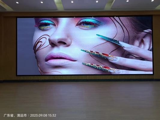 Pantalla LED de alta definición P3.91mm para interiores de color completo para publicidad en el metro / aeropuerto
