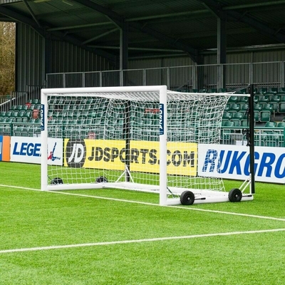 Experimente la mejor pantalla LED del estadio con una resolución de 10000 píxeles / m2 y una velocidad de fotogramas de 60Hz