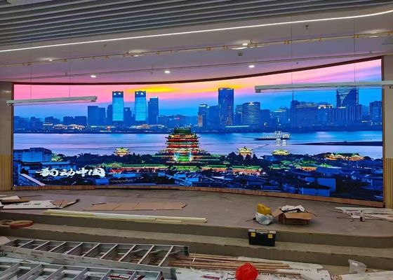 Buen precio Display HD de escaneo fijo y de alquiler 52*52 P4.81 Indoor Full Color Display LED sin mosaico en línea