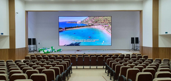 Display LED de color completo P4 de interior con alta tasa de actualización Conexión sin fisuras Estructura de aluminio sin ruido 16 bits Pared de video a escala gris