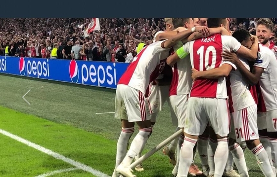 Pantalla LED de alquiler a color HD para exteriores P2.5 para estadios deportivos, tres años de garantía