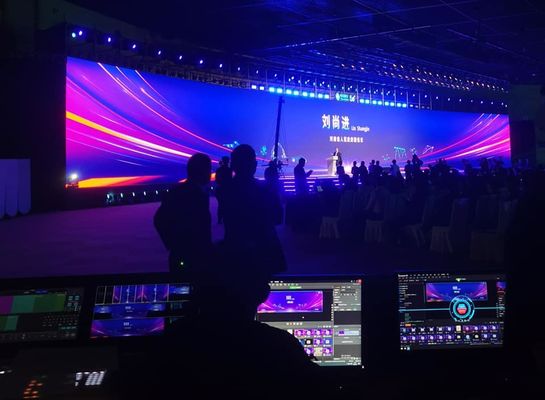 Buen precio Display LED a todo color en interiores con gabinete de aluminio fundido a presión y fácil instalación Compatible con P2.604/2.97/3.91 y P3.91/4.8 en línea
