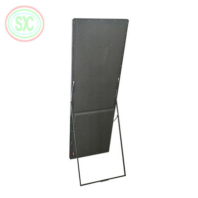 Pantalla LED tipo póster con configuración de color 1R1G1B, tamaño de pantalla 680x2000mm y paso de píxel de 2.5mm