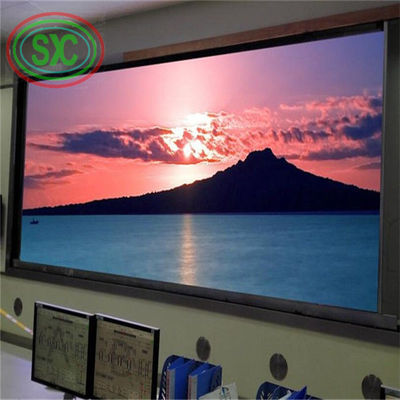 Pantalla LED a color para interiores de 3 periodos con resolución de módulo de 128*64 puntos y densidad de 160000 puntos/m2