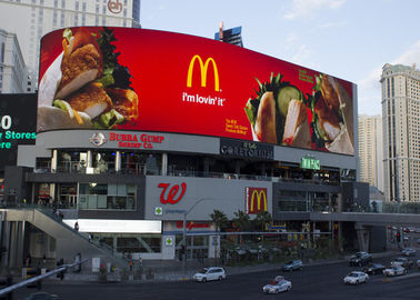 Pantalla de alquiler a prueba de agua IP65 Exterior Display LED a todo color 500 * 1000MM P4.81 Módulo HD 7500cd/Sq Brillo