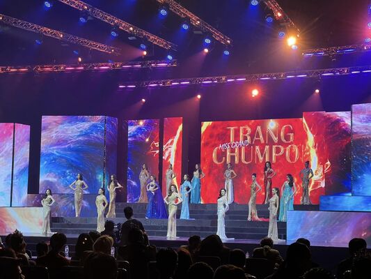 Pantallas LED de escenario con tamaño de módulo de 250 por 250 milímetros y rápida instalación adecuadas para publicidad y eventos al aire libre