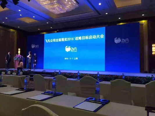 Pantalla LED a todo color P3.9 para interiores con empalme sin costuras, alta tasa de refresco y amplio ángulo de visión para alquiler comercial y eventos