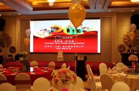 Buen precio Pantalla LED de color completo P2.5 para interiores que proporciona imágenes de alta definición para eventos en vivo, iglesias y salas de reuniones de alta gama en línea