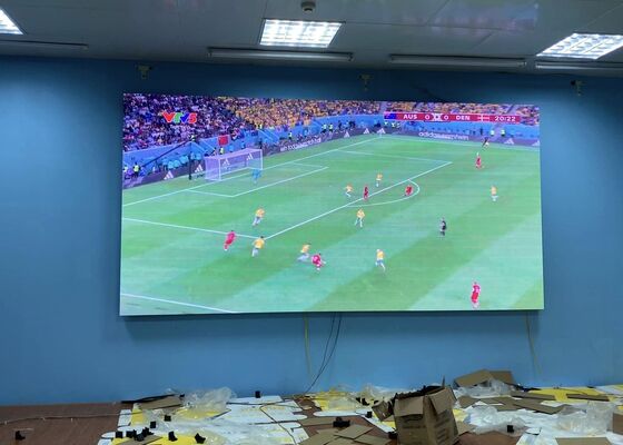 Buen precio Pantalla LED P2 interior de alta calidad, pared de video con frecuencia de actualización de 3840 Hz, servicio frontal en línea
