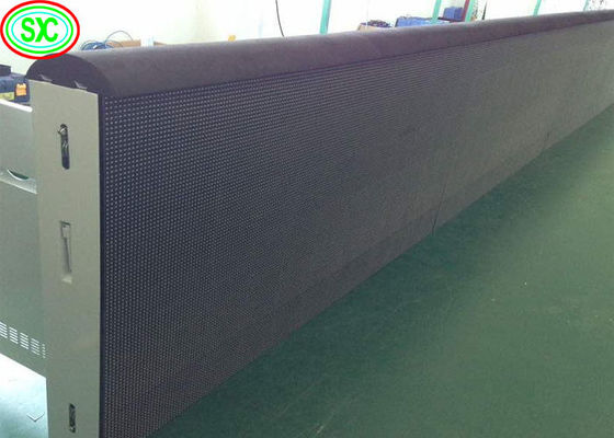 Estadio de fútbol llevó pancartas