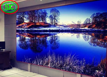 En el interior, pantalla LED de alta definición a todo color sin manchas, fondo de escena P2 P2.5